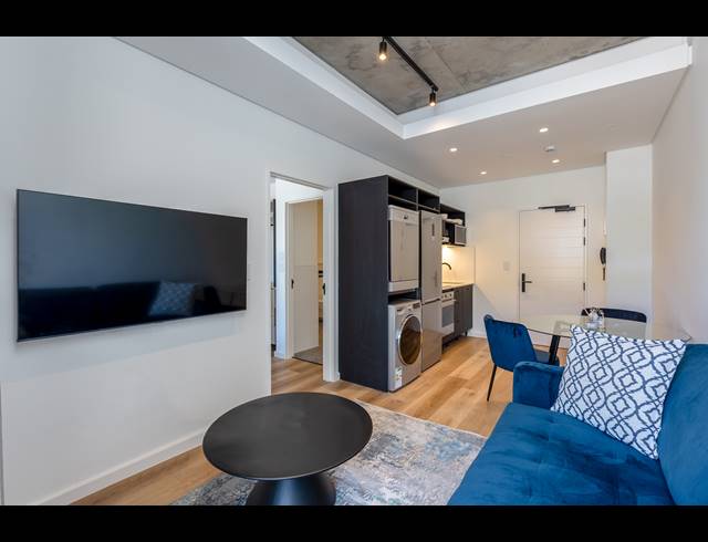 1 BEDROOM APARTMENT TO LET IN SEA POINT